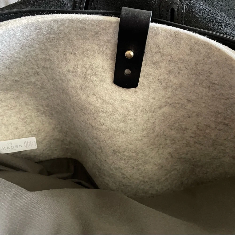 Skagen Black Leather Messenger Bag
